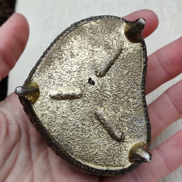 🍇 Vintage Japanese grapes and leaves heart trinket box - Picture 4 of 5